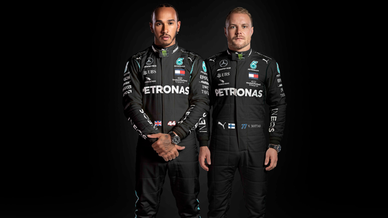 Η Mercedes τα έβαψε όλα μαύρα