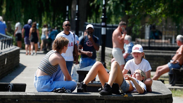 Στη «λευκή» λίστα της Βρετανίας τελικά η Ελλάδα