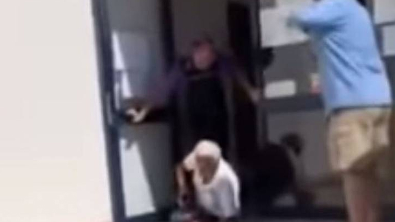 Ηράκλειο: Υπάλληλος σεκιούριτι έβγαλε με τις κλωτσιές πολίτη έξω από τον ΔΕΔΔΗΕ