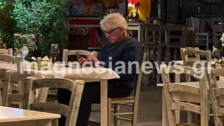 Πήλιο: Το μοναχικό δείπνο του πατέρα του Μπόρις Τζόνσον στο αγαπημένο του εστιατόριο