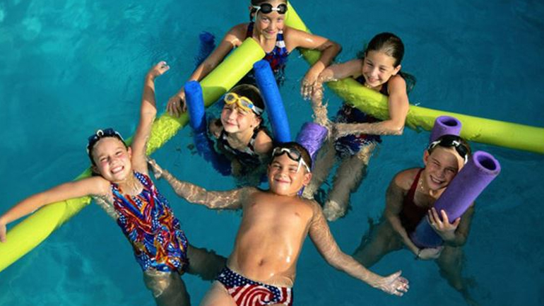 Παιδιά: Τι πρέπει να προσέχουν οι γονείς στις πισίνες;