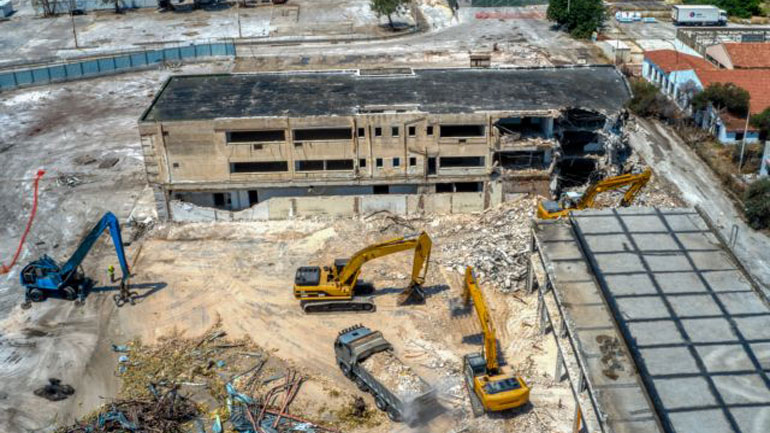 Χρειάστηκαν 19 χρόνια για να πάρει μπρος η μπουλντόζα