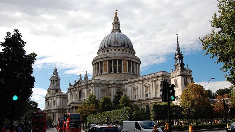 Βρετανία: Σε ισόβια κάθειρξη καταδικάστηκε γυναίκα που σχεδίαζε βομβιστική επίθεση αυτοκτονίας σε ναό