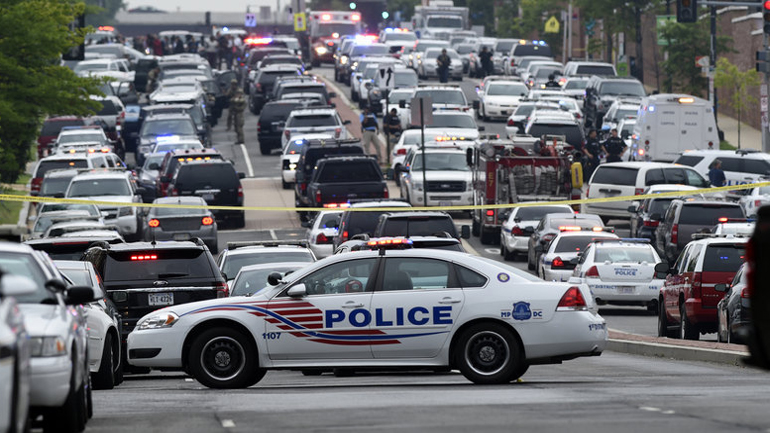 Ένα αυτοκίνητο έπεσε πάνω σε διαδηλωτές στην Ουάσινγκτον – Δύο τραυματίες Ένα αυτοκίνητο έπεσε πάνω σε διαδηλωτές στην Ουάσινγκτον – Δύο τραυματίες