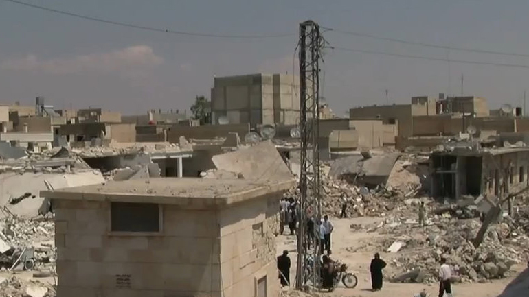 Συρία: Τουλάχιστον 50 νεκροί στις συγκρούσεις μεταξύ φιλοκυβερνητικών δυνάμεων και τζιχαντιστών