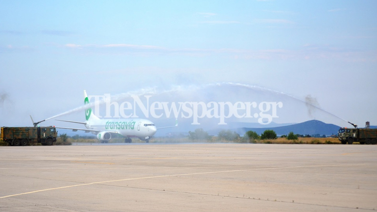 Βόλος: Με αψίδες νερού η υποδοχή της πρώτης πτήσης από τη Γαλλία