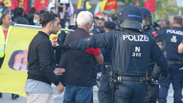 Αυστρία: «Τουρκικό δάκτυλο» βλέπει η κυβέρνηση πίσω από τα επεισόδια στη Βιέννη