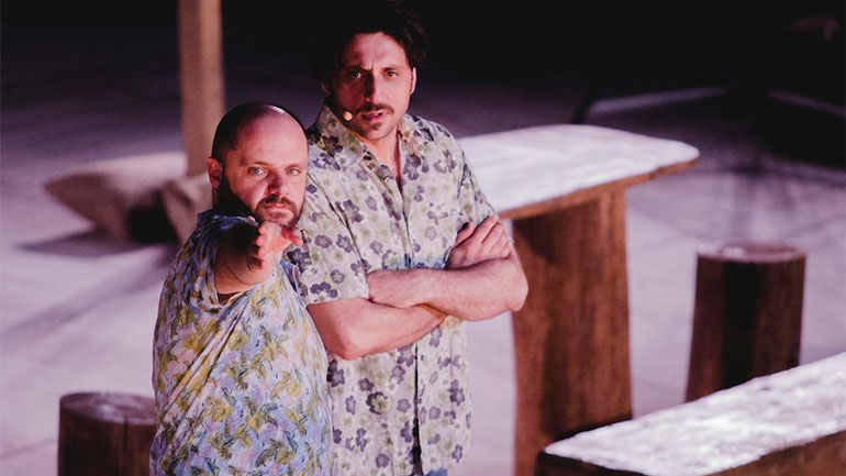 «Πέτρες στις τσέπες του» στο Δημοτικό Θέατρο Ηλιούπολης