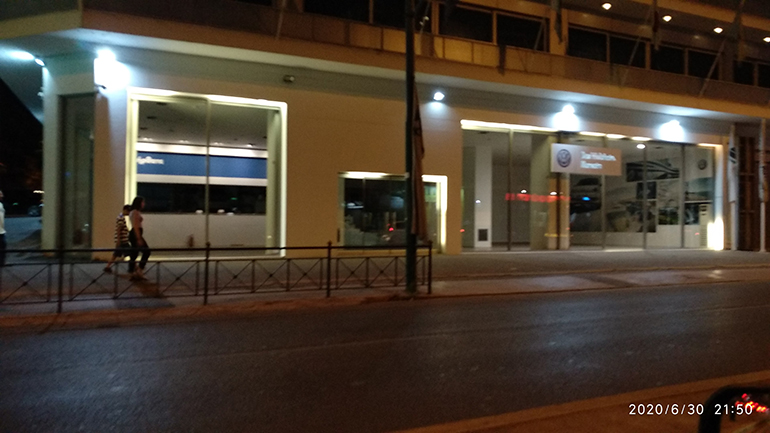 Το κατάστημα στην Αχαρνών χωρίς οχήματα...