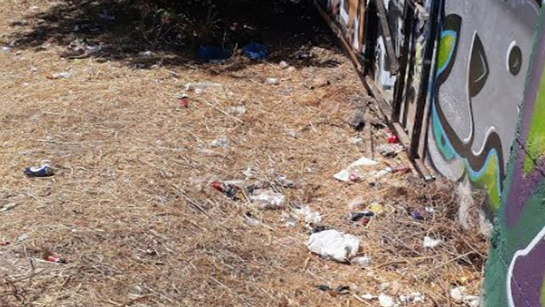 Καταγγελία: Γεμάτα σκουπίδια ορισμένα σημεία του Αττικού Άλσους