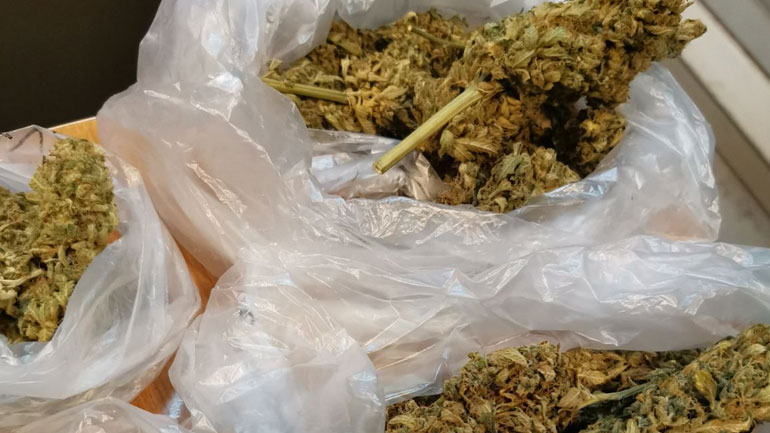 Ναρκωτικά και όπλα βρέθηκαν σε σπίτι στο Ηράκλειο