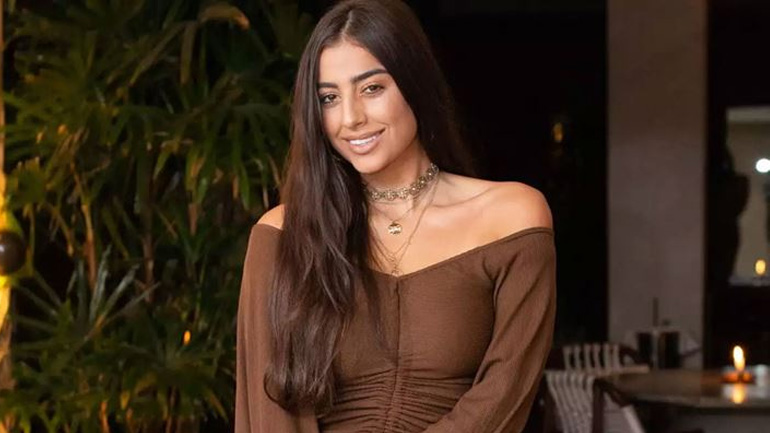 Πρώην διαγωνιζόμενη του GNTM ανεβαίνει στο θεατρικό σανίδι