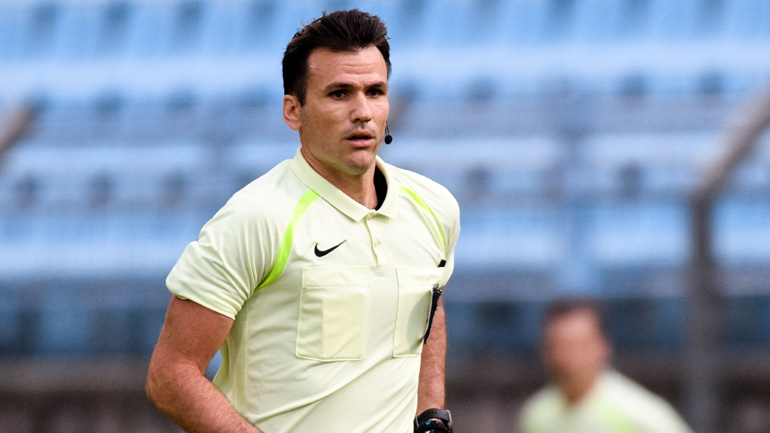 Super League: Ο Μανούχος στο Ολυμπιακός-ΠΑΟΚ, ο Διαμαντόπουλος στο Παναθηναϊκός-ΑΕΚ