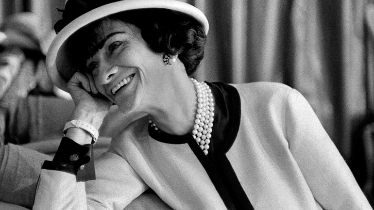 Οι συμβουλές στυλ της Coco Chanel που παραμένουν επίκαιρες μέχρι σήμερα