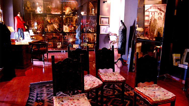 Έκθεση-πολυθέαμα στη Σύρο για τη μεγάλη ηθοποιό Κυβέλη Αδριανού