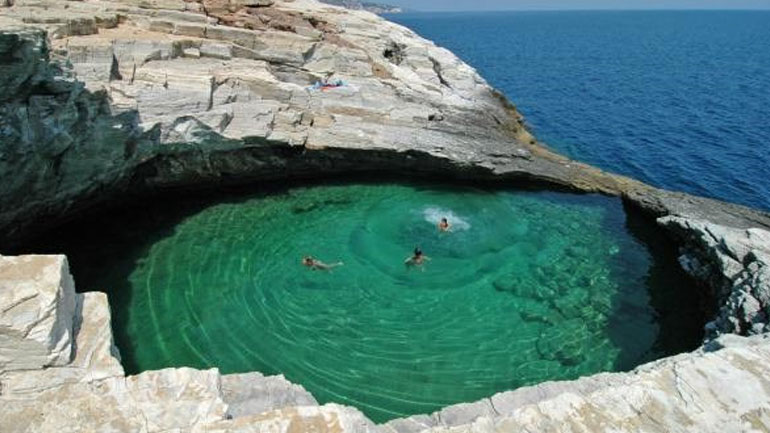 Θάσος: Τουρίστες διαγνώστηκαν με κορωνοϊό