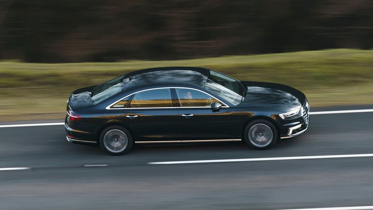 Πόσο… μεγάλο σε μήκος είναι το Audi A8 L; Πόσο… μεγάλο σε μήκος είναι το Audi A8 L;