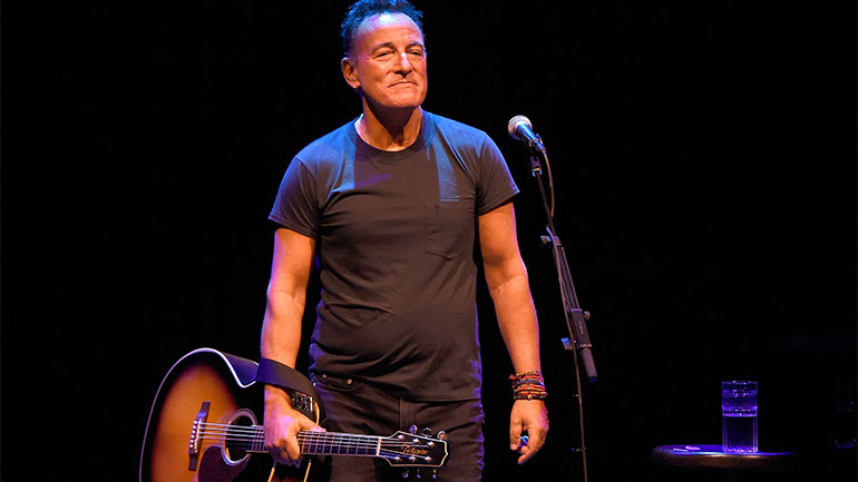 Το «Streets of Philadelphia», του 1999, από τον Μπρους Σπρίνγκστιν