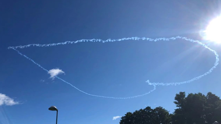Καρδιές στον ουρανό της Στοκχόλμης για τα θύματα του κορωνοϊού