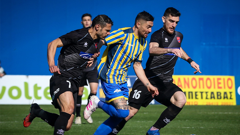 Super League: «Τελικός» παραμονής στη Νέα Σμύρνη