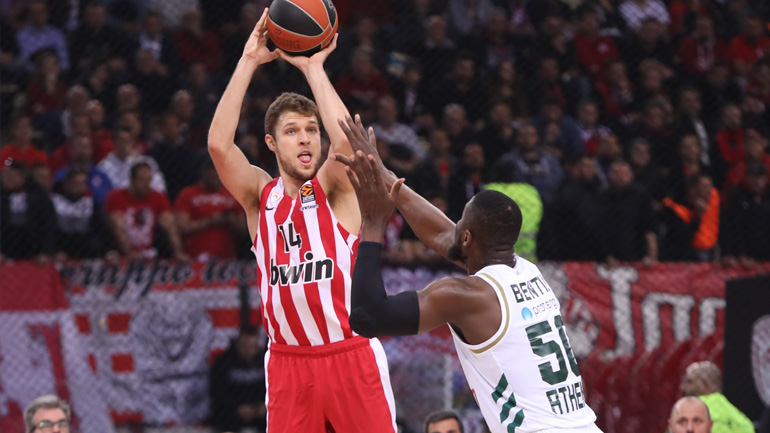 Βεζένκοφ: «Στόχος μου η καθιέρωση στον Ολυμπιακό»