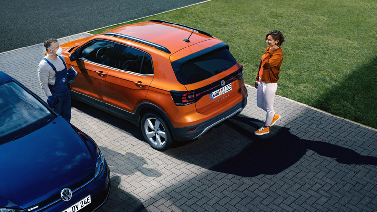 Παράδοση στο σπίτι και online υπηρεσίες από τη VW στην Ελλάδα