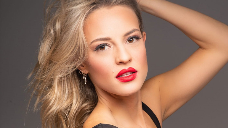 Η Ιλένια Ουίλιαμς ποζάρει γυμνή στον φωτογραφικό φακό του Σπύρου Χατζηαγγελάκη