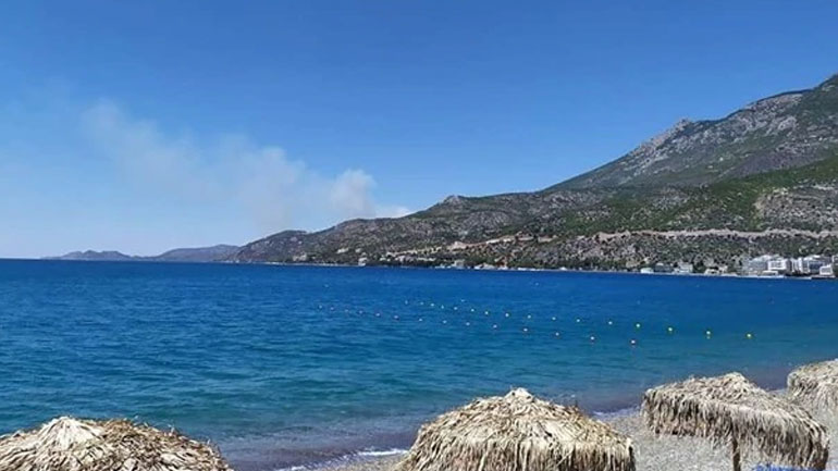 Συναγερμός στην Πυροσβεστική για φωτιά στο Λουτράκι