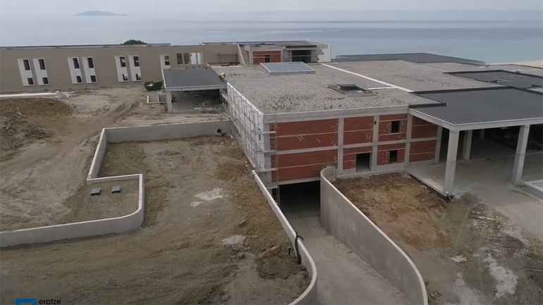 Το τελικό στάδιο κατασκευής ενός πεντάστερου ξενοδοχείου