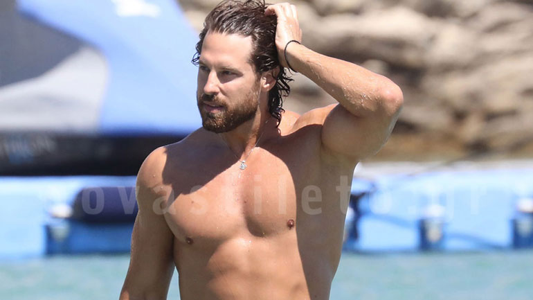 Νάσος Παπαργυρόπουλος: Βουτιές στο νησί των Ανέμων!