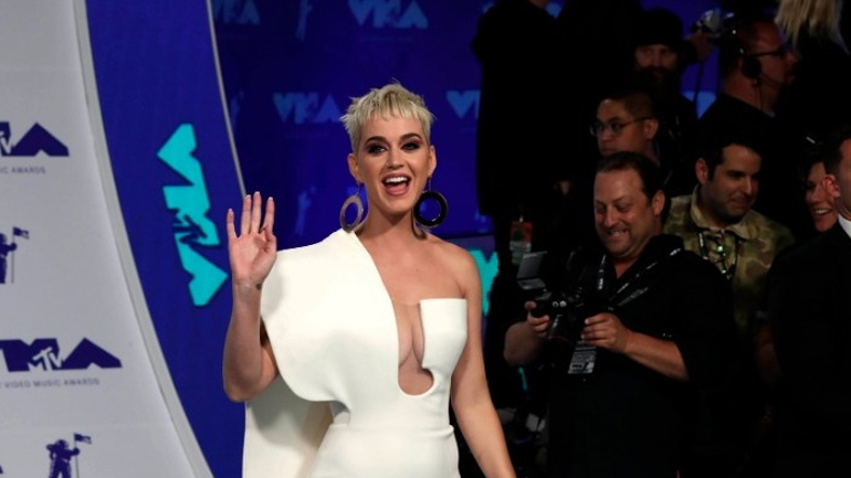 Η Katy Perry κυκλοφόρησε το νέο της τραγούδι «Smile»