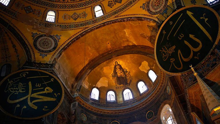 Αγία Σοφία: Θα καλύψουν τις αγιογραφίες με ειδική τεχνολογία και φωτισμό