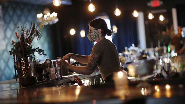 Καναδάς: Οι πελάτες των μπαρ του Μόντρεαλ καλούνται να υποβληθούν σε διαγνωστικό τεστ για κορωνοϊό