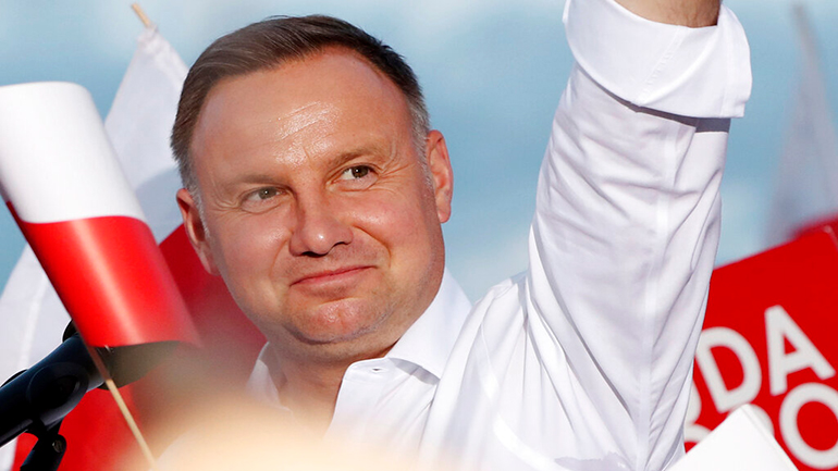 Πολωνία: Ο Αντρέι Ντούντα οδεύει σε οριακή εκλογική νίκη