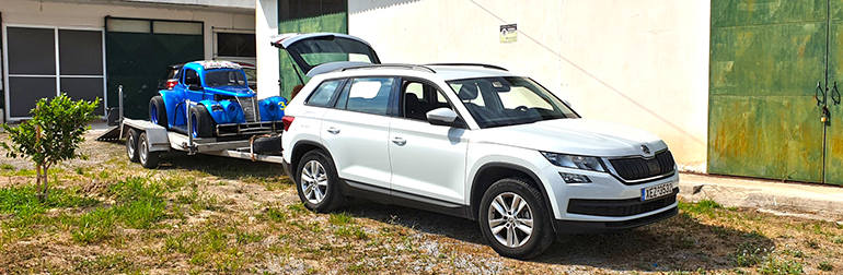 Το Skoda Kodiaq δεν είναι ένα απλό SUV και το δείχνει στην πράξη (πίσω του ένα legend car)