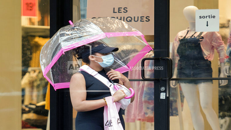 Καναδάς: Υποχρεωτική η χρήση μάσκας σε κλειστούς χώρους, μπαρ και εστιατόρια στο Κεμπέκ