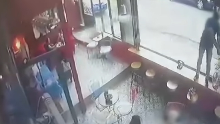 Καρέ – καρέ η δολοφονία Κούρδου σε καφετέρια του ηθοποιού Παπαγιάννη