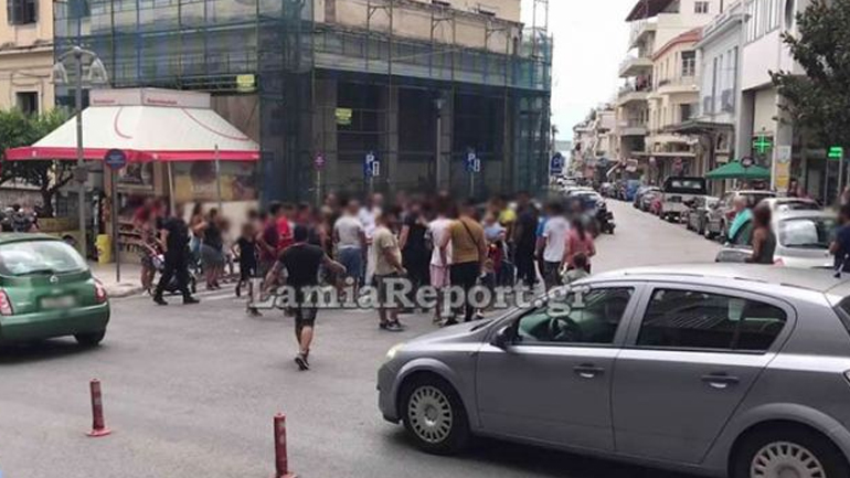 Με κλάματα και λιποθυμίες οι προφυλακίσεις Ρομά για κλοπές σε ΑΤΜ στη Λαμία