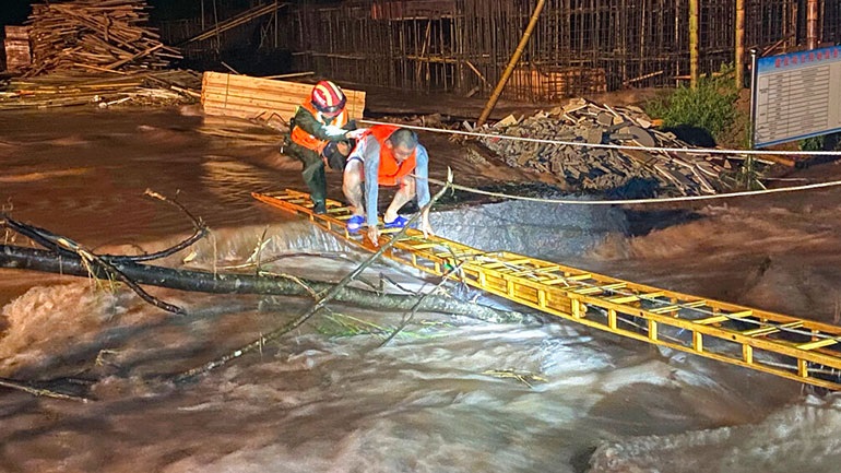 Κίνα: Οι σφοδρότερες βροχοπτώσεις των τελευταίων 60 ετών σημειώθηκαν στη λεκάνη του Γιανγκτσέ