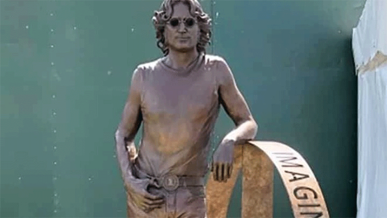 Άγαλμα του Τζον Λένον σε περιοδεία για τα 80ά του γενέθλια