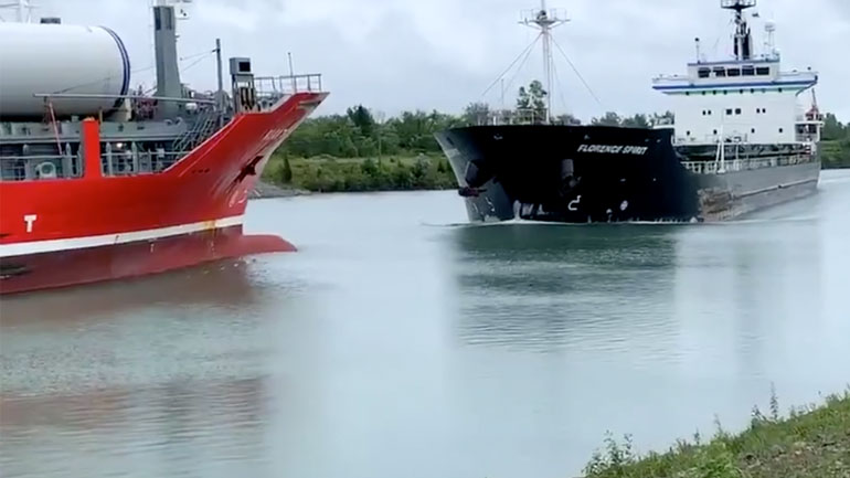 Σύγκρουση δύο πλοίων στον Καναδά