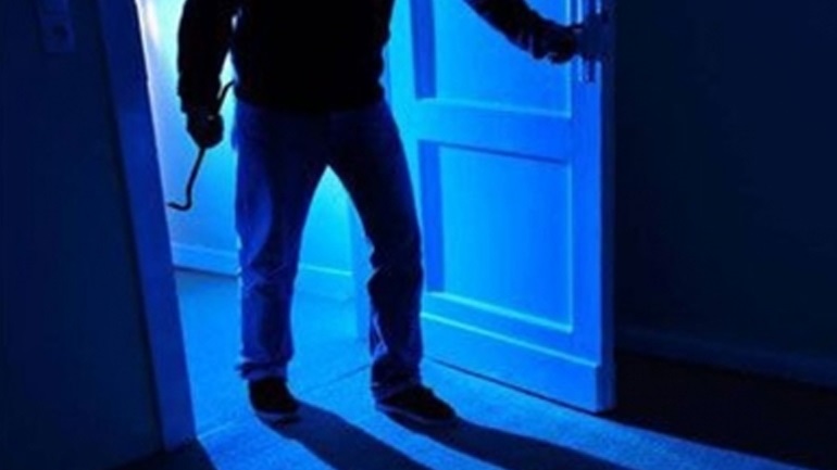 Στη φυλακή 4 διαρρήκτες για τη ληστεία και τον θανατηφόρο ξυλοδαρμό ηλικιωμένης στην Κρήτη