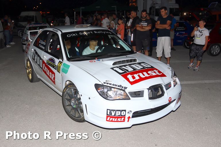 Το Subaru Impreza των Σπανού - Γκότοβου στην εκκίνηση του Ηπειρωτικού Ράλι