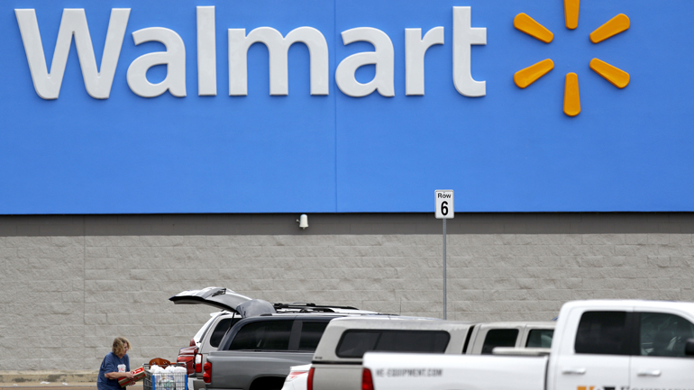 Covid-19: Ο αμερικανικός κολοσσός Walmart επιβάλλει τη χρήση μάσκας