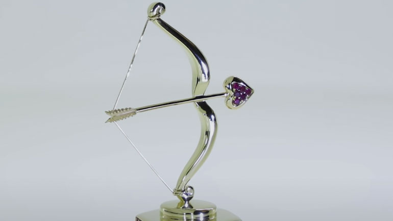 Η κατασκευή ενός τόξου από μια βίδα 