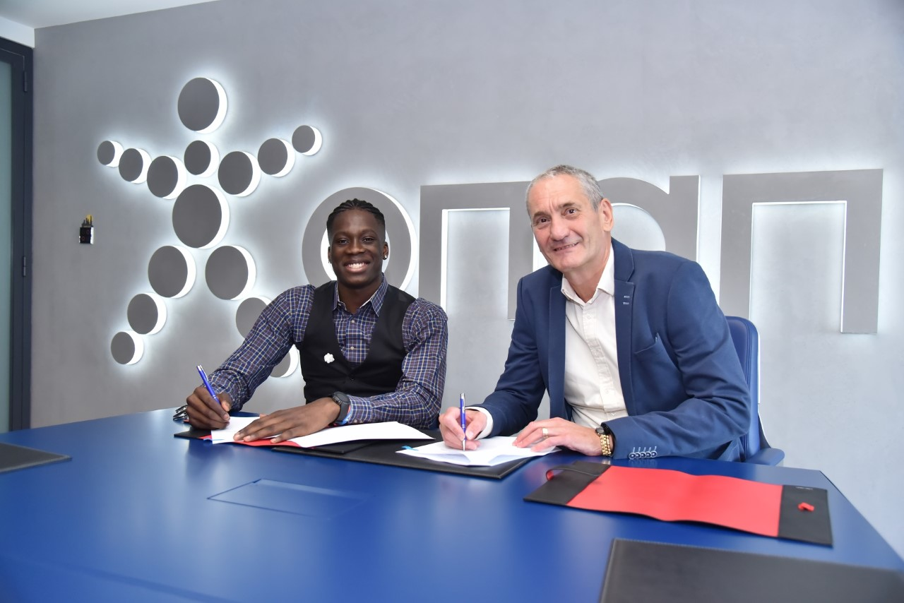 Ο ΟΠΑΠ Champion Άλεξ Αντετοκούνμπο και ο Εκτελεστικός Πρόεδρος του ΟΠΑΠ Καμίλ Ζίγκλερ