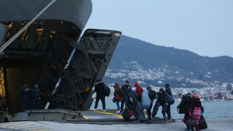 Μυτιλήνη: Αναχώρησαν για Πειραιά 119 πρόσφυγες με δικαίωμα μετακίνησης