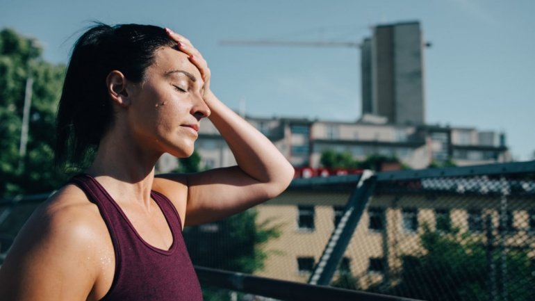 Σημαντική η ενυδάτωση όταν περπατάτε στη ζέστη