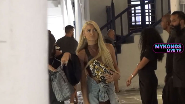 Τα νυχτοπερπατήματα της Ιωάννας Τούνη στη Μύκονο!