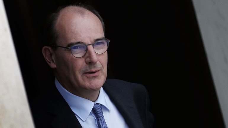 Η Γαλλία μεταθέτει δύο κρίσιμες κοινωνικές μεταρρυθμίσεις